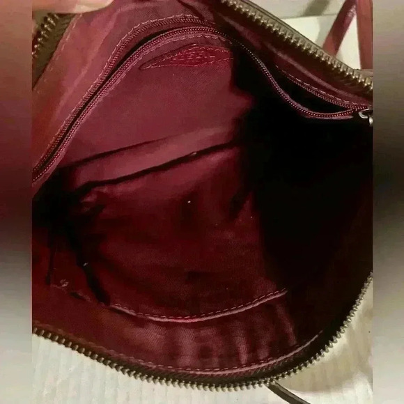 Fossil Emma EW Red Wine Crossbody Bag Pockets Glazed Leather Gold Hardware - Picture 5 of 10